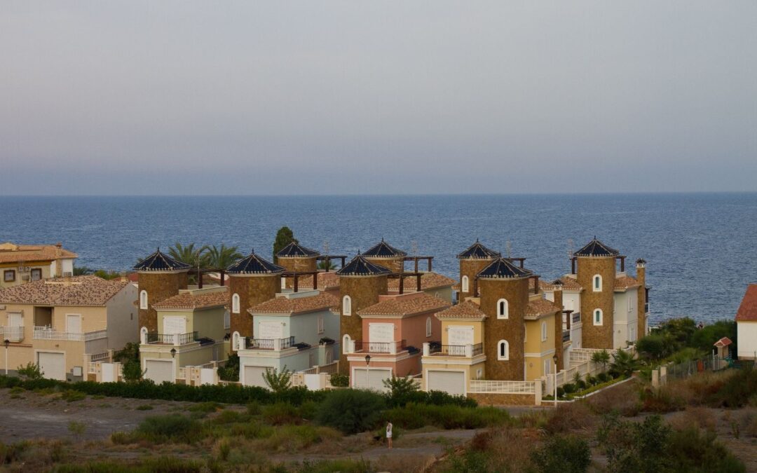 8 Chalets. El Calón playa. Almería.